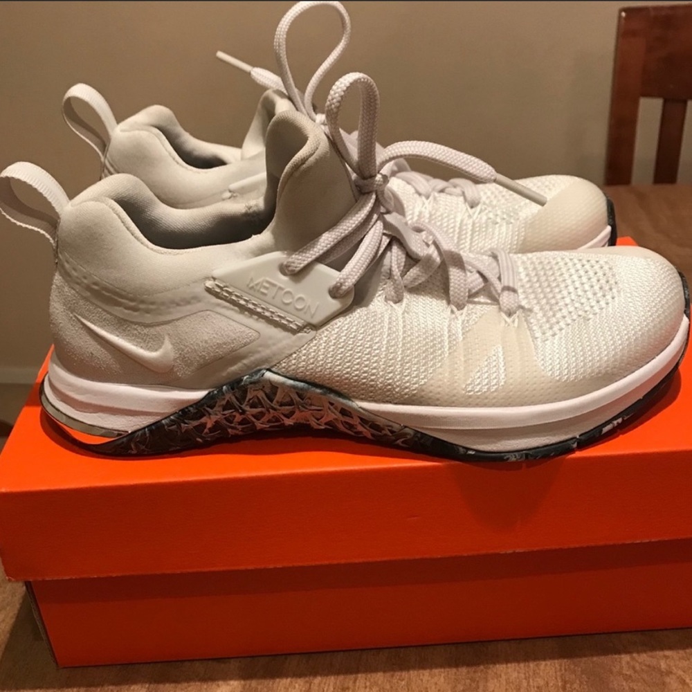 Nike Metcon flyknit 3- white with black pattern sole
